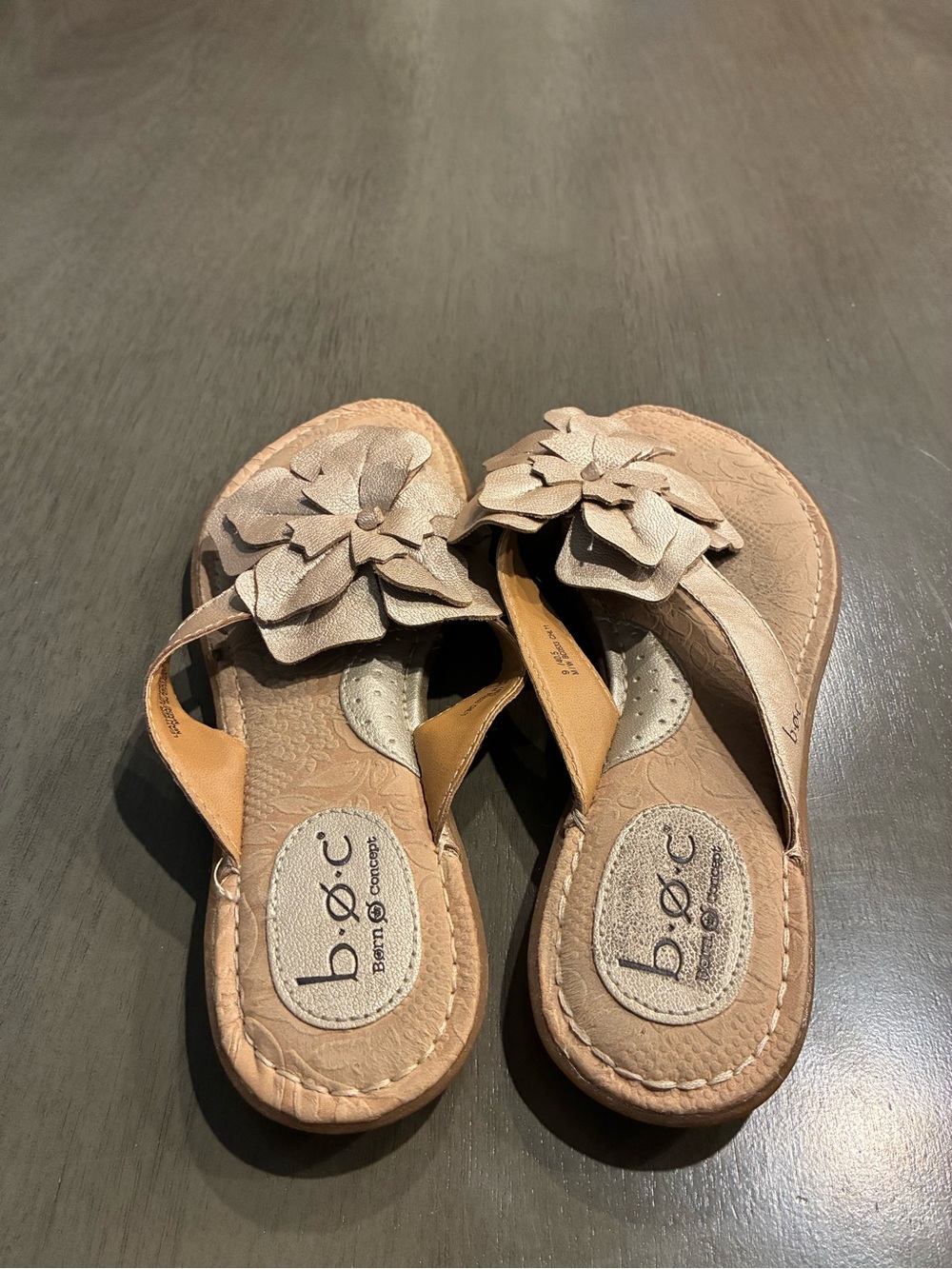 b.o.c. Woman’s flower sandals size 9 - Picture 3 of 14